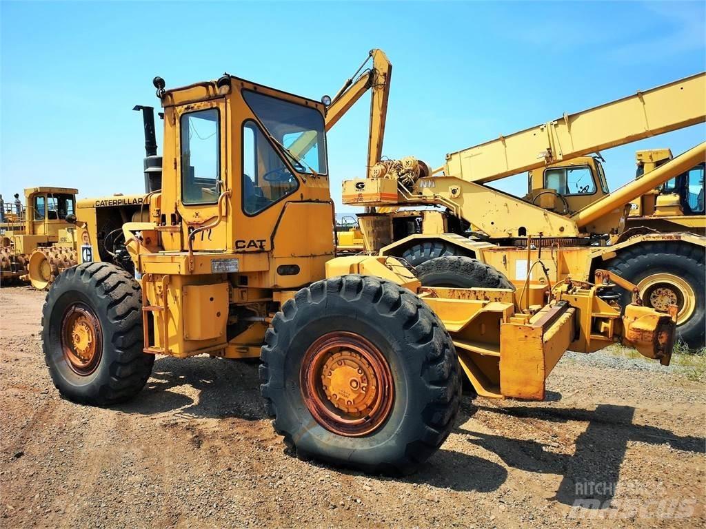 CAT 814 Iekrāvēji uz riteņiem
