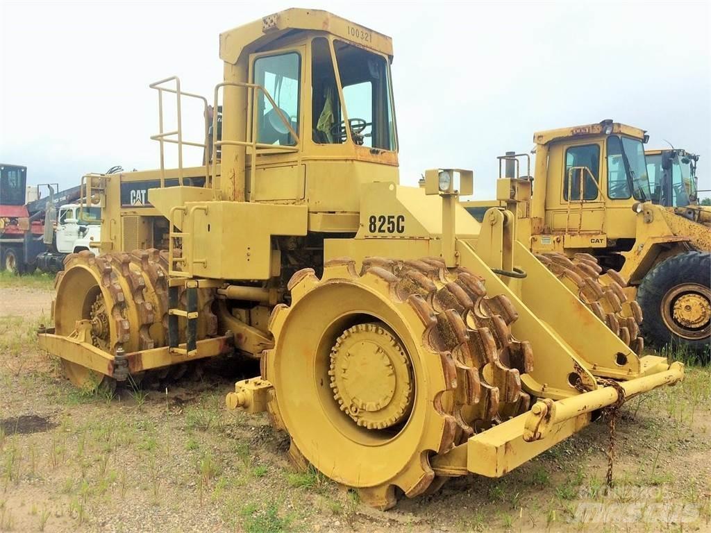 CAT 825C Augsnes blīvētāji