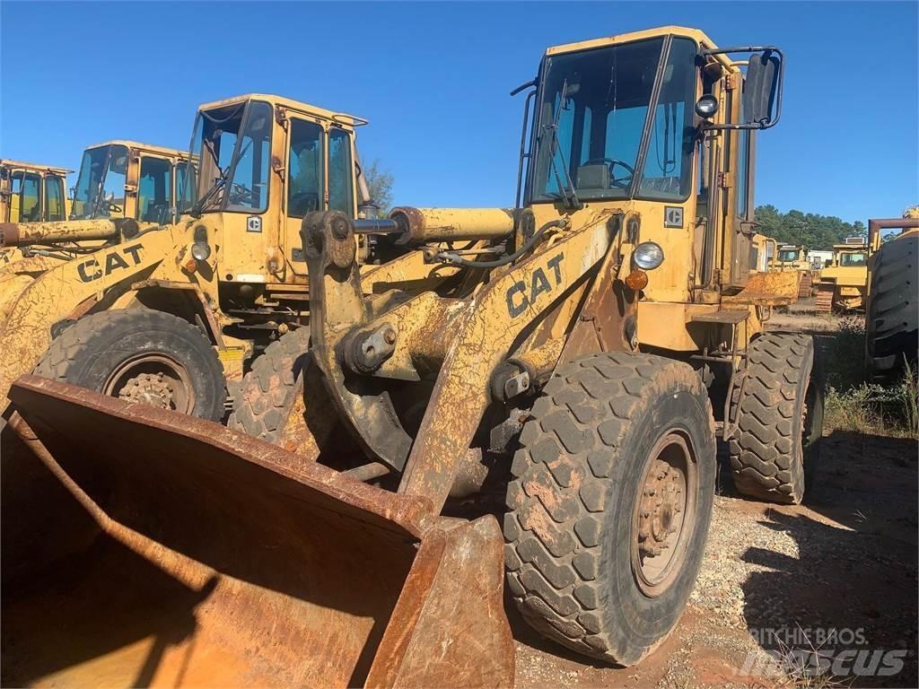 CAT 926E Iekrāvēji uz riteņiem