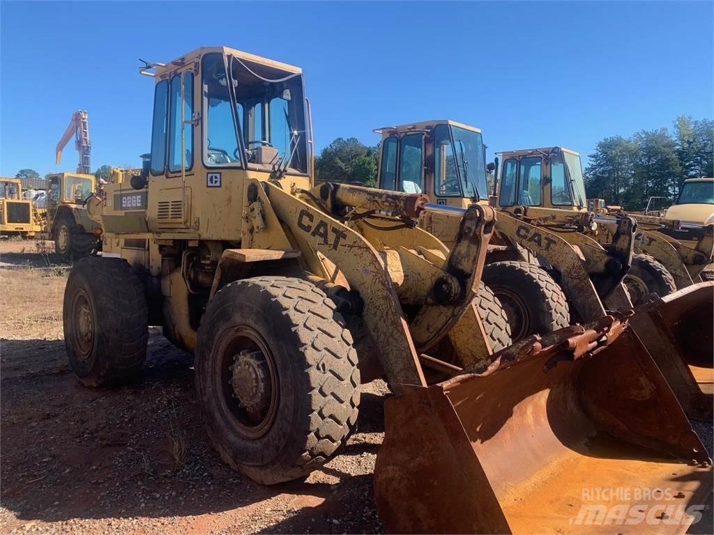 CAT 926E Iekrāvēji uz riteņiem