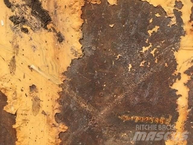 CAT 926E Iekrāvēji uz riteņiem