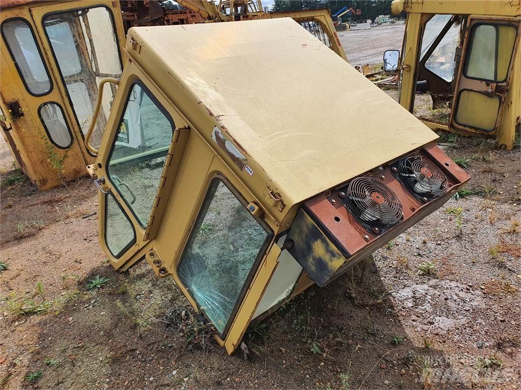 CAT 973 Kabīnes un interjers