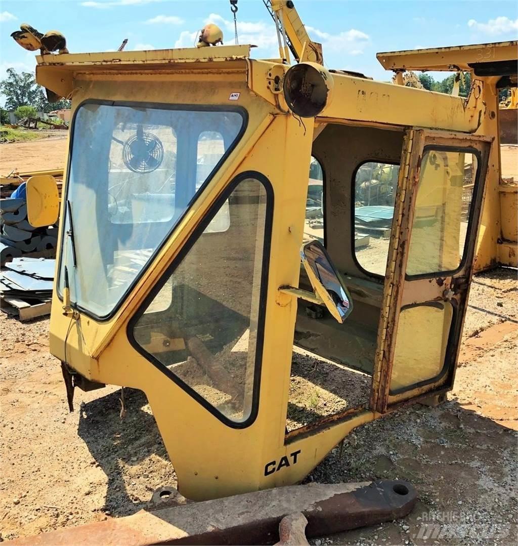 CAT 980C Kabīnes un interjers