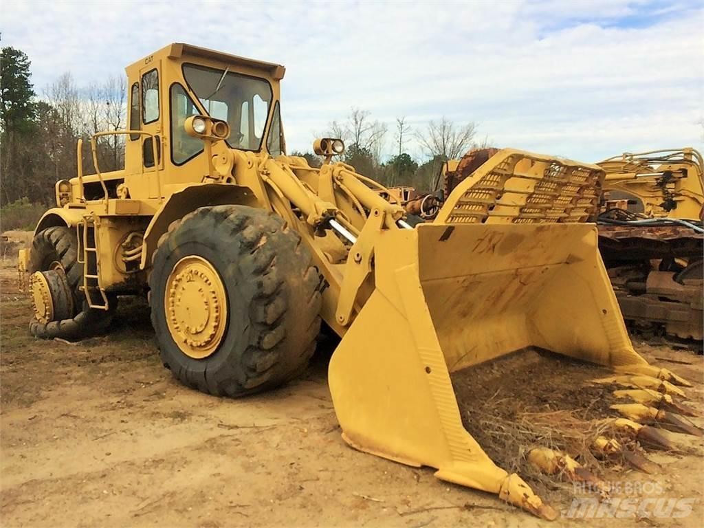 CAT 988 Iekrāvēji uz riteņiem