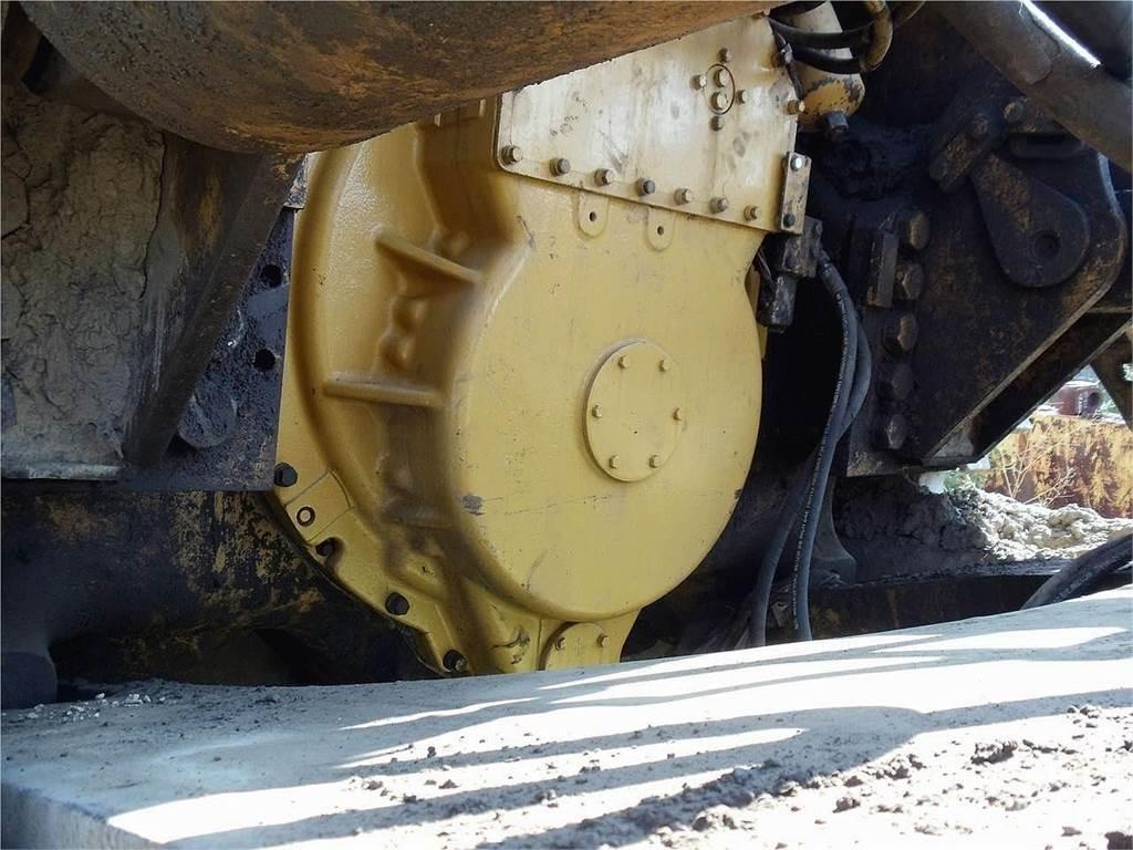CAT D10N Kāpurķēžu buldozeri
