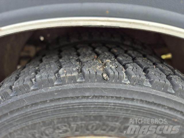 Fuso CANTER Atkritumu izvešanas transports