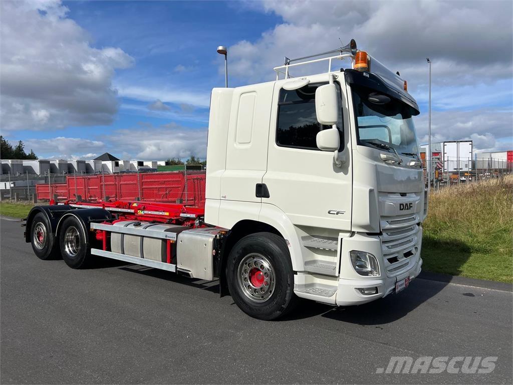 DAF CF 530 6x2*4 FAN Treileri ar āķi