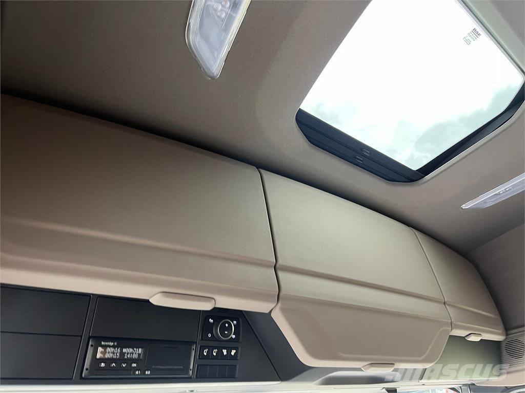 DAF XF480 FAS 6x2 Furgons