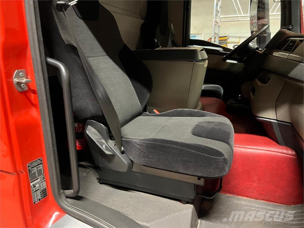 MAN TGL 12-220 BL Tents