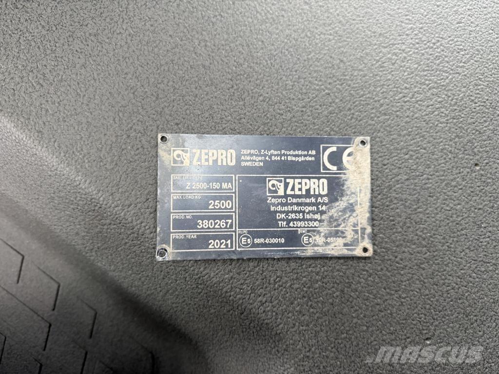 Volvo FM380 7800mm Tents