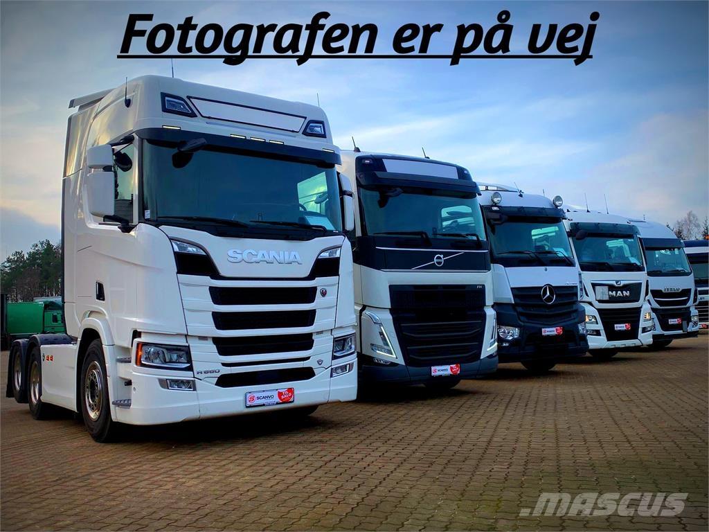 Volvo FM450 Treileri ar āķi