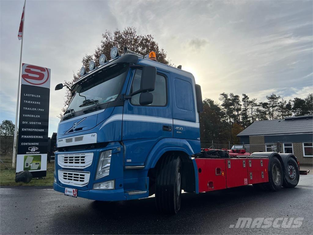 Volvo FM450 Treileri ar āķi