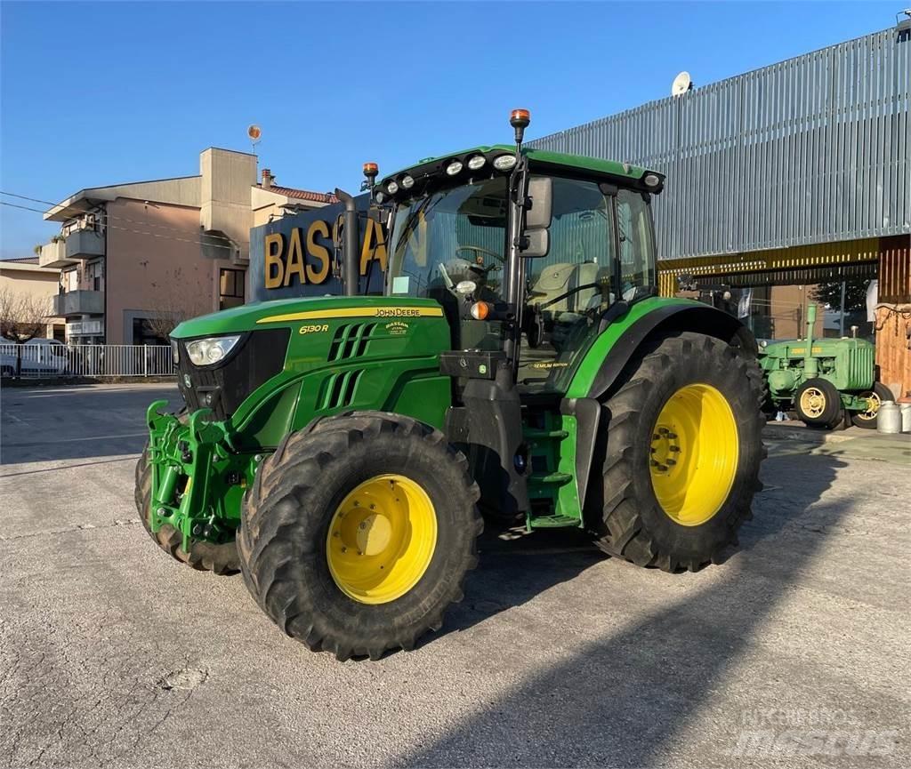 John Deere 6130 R Traktori
