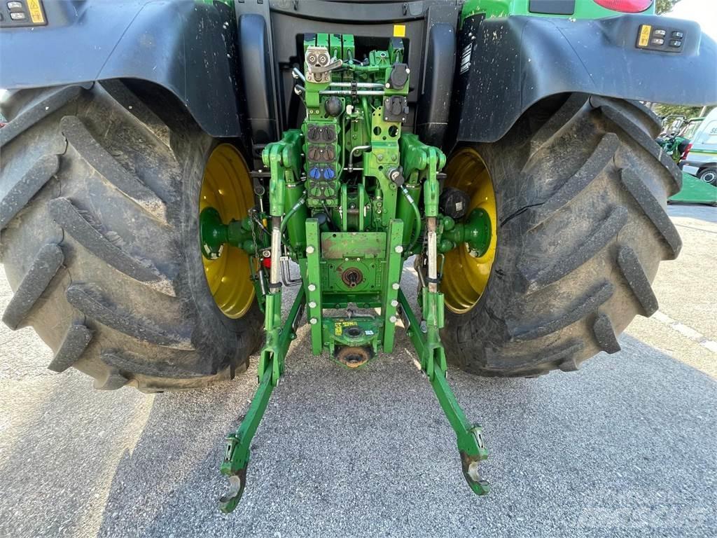 John Deere 6130 R Traktori