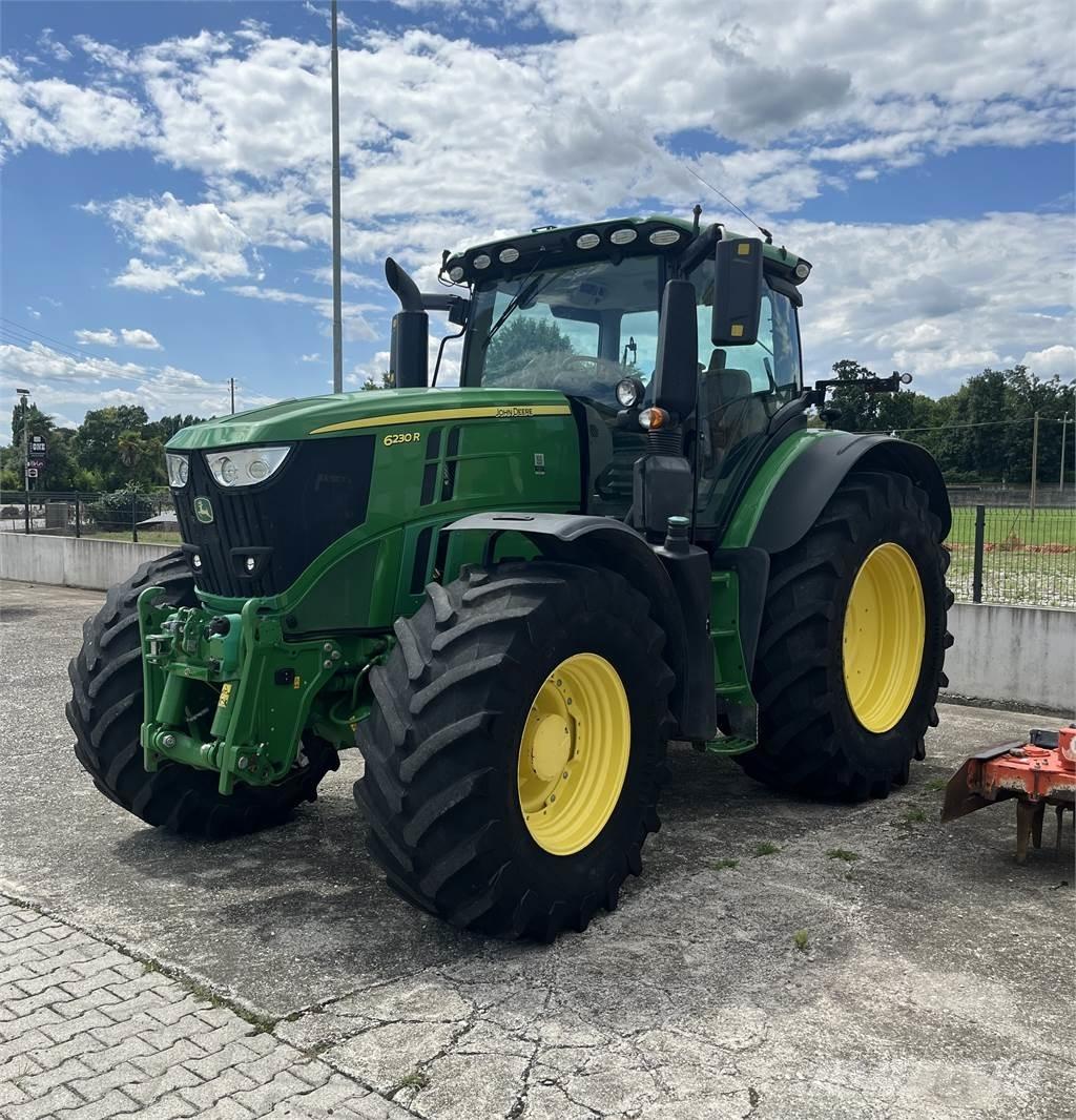 John Deere 6230 R Traktori