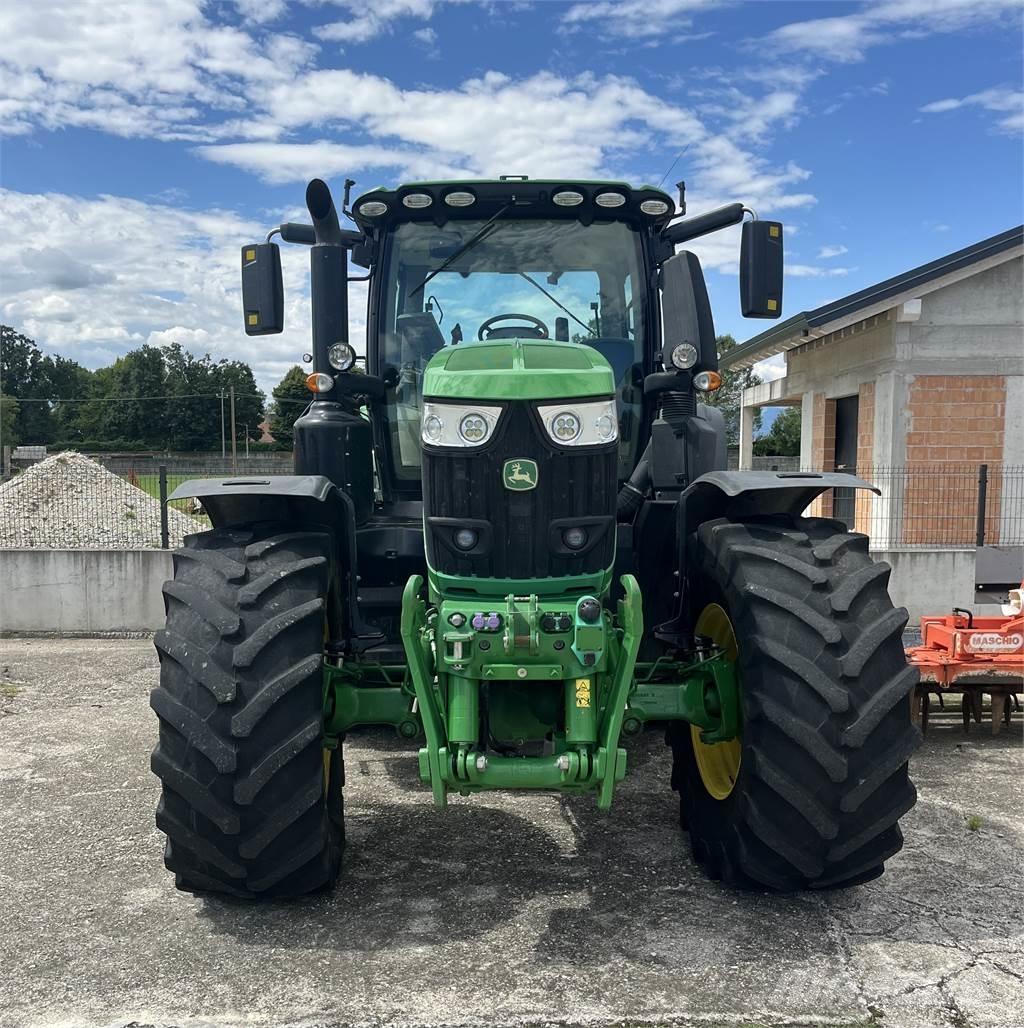 John Deere 6230 R Traktori