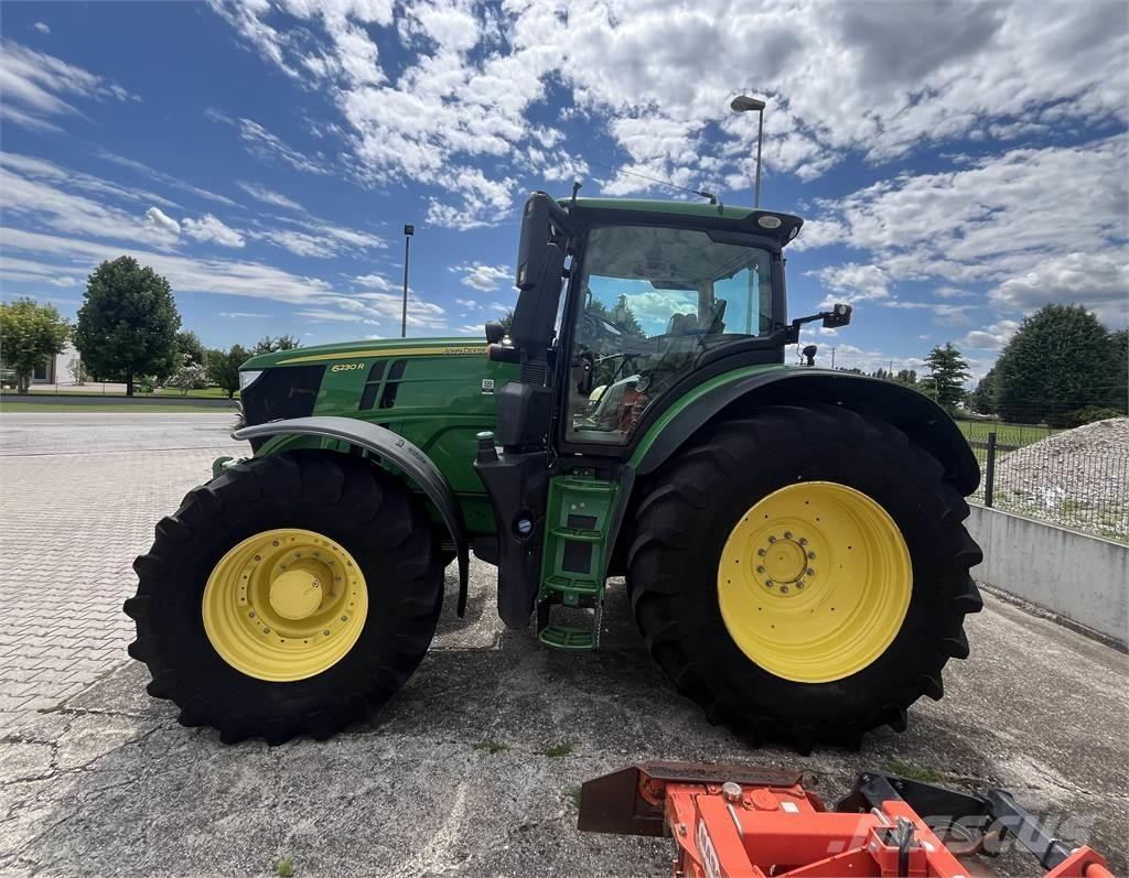 John Deere 6230 R Traktori