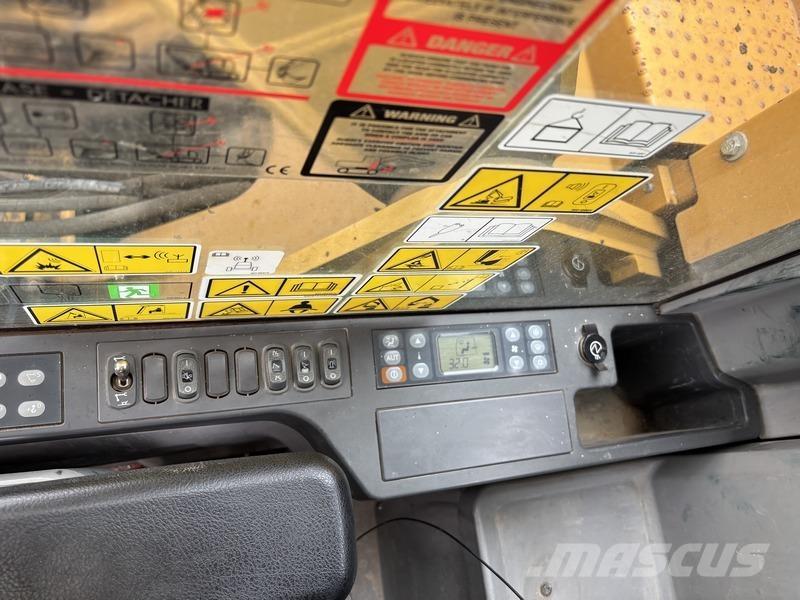 CAT 325FL Kāpurķēžu ekskavatori