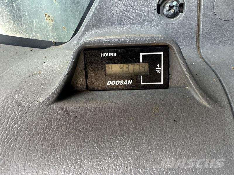 Doosan DX530LC-7 Kāpurķēžu ekskavatori