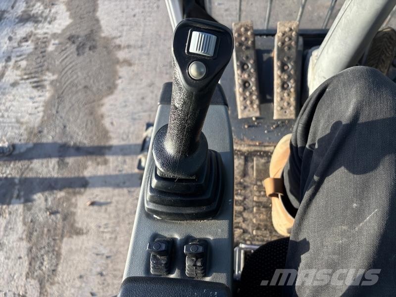 Fuchs MHL250 Iekraušanas tehnika- Citi