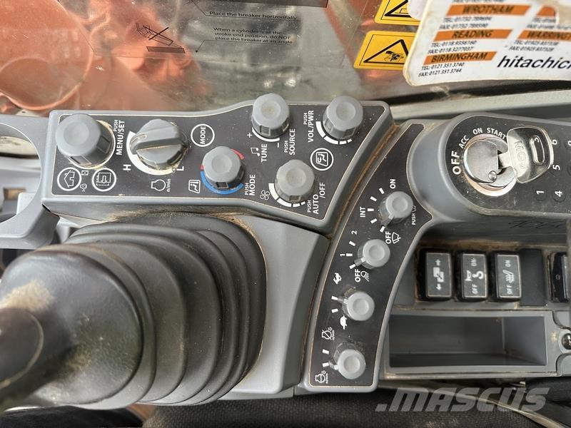 Hitachi ZX130 Kāpurķēžu ekskavatori