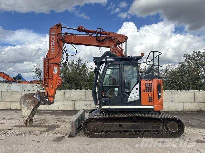 Hitachi ZX135 Demontāžas ekskavators