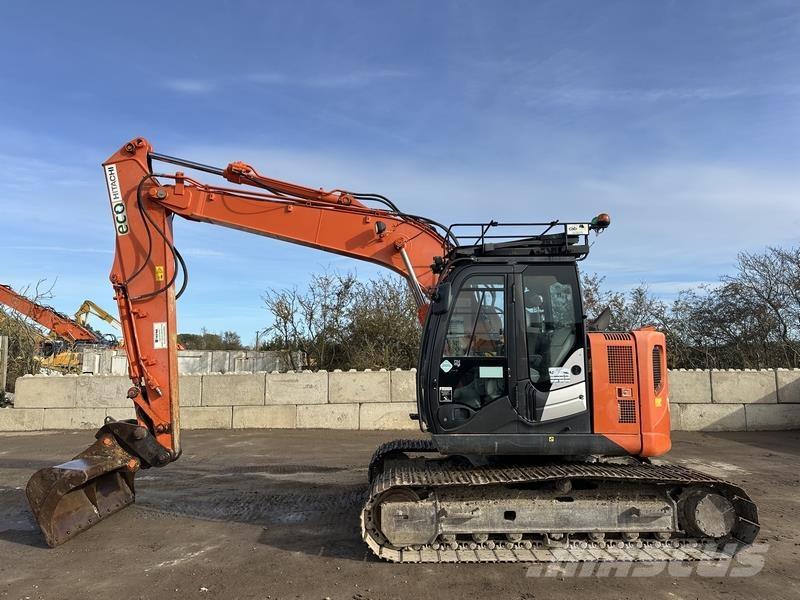 Hitachi ZX135 Kāpurķēžu ekskavatori