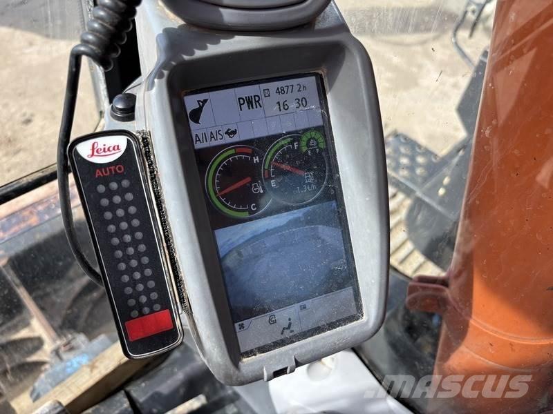 Hitachi ZX135 US-6 Kāpurķēžu ekskavatori