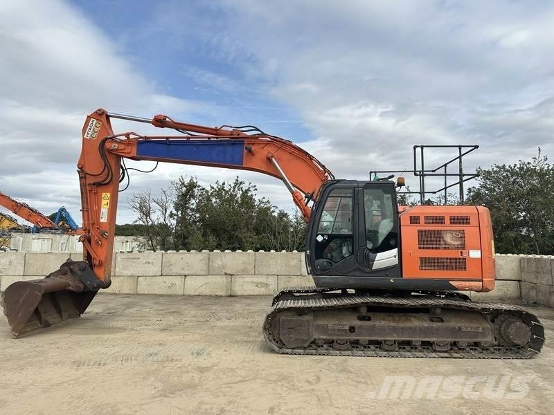 Hitachi ZX225USRLC-6 Kāpurķēžu ekskavatori