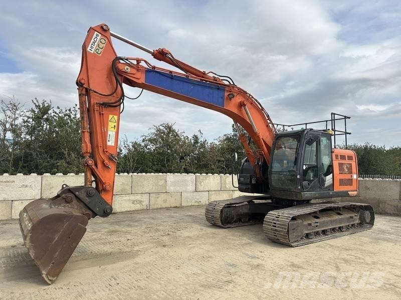 Hitachi ZX225USRLC-6 Kāpurķēžu ekskavatori