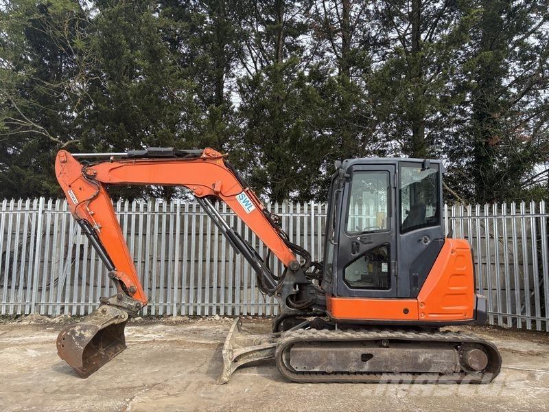 Hitachi ZX65 Vidēja lieluma ekskavatori 7 t - 12 t
