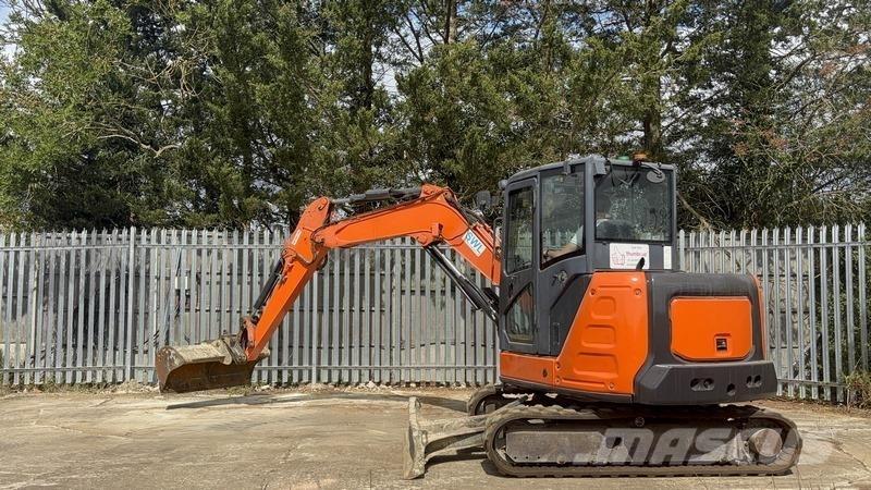 Hitachi ZX65 Vidēja lieluma ekskavatori 7 t - 12 t