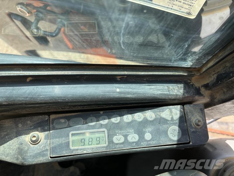 Hitachi ZX65 Vidēja lieluma ekskavatori 7 t - 12 t