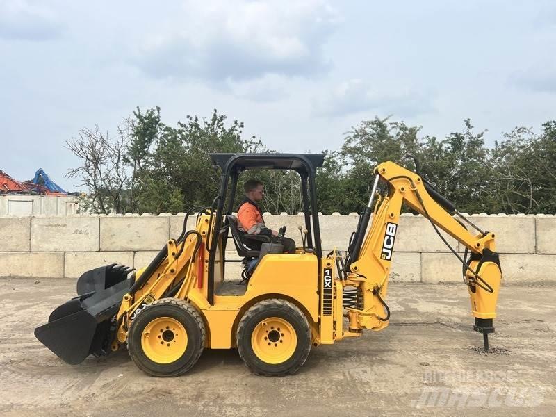 JCB 1CX Ekskavatori-iekrāvēji