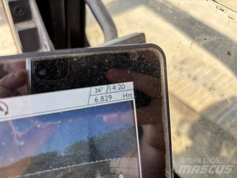 JCB 220X L 4F Kāpurķēžu ekskavatori