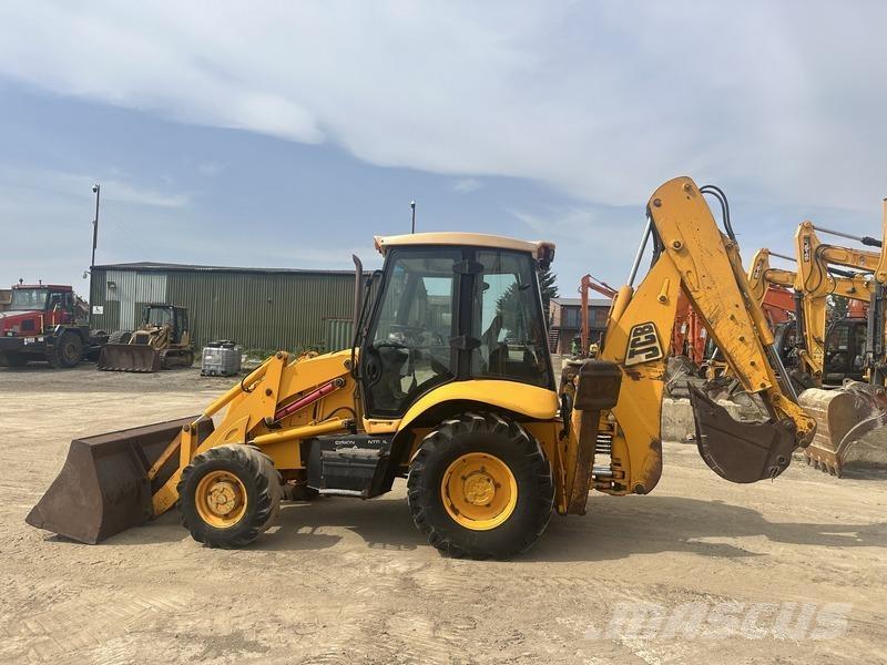 JCB 3CX Ekskavatori-iekrāvēji
