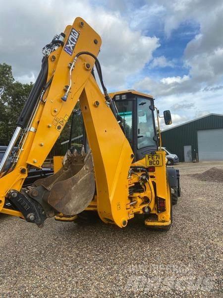 JCB 3CX Sitemaster Ekskavatori-iekrāvēji