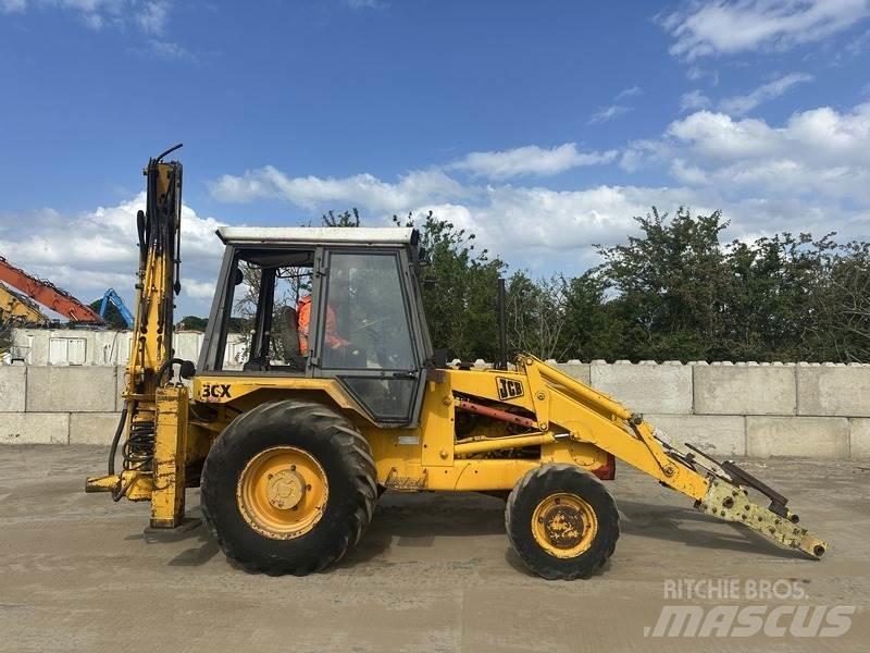 JCB 3CX Sitemaster Ekskavatori-iekrāvēji