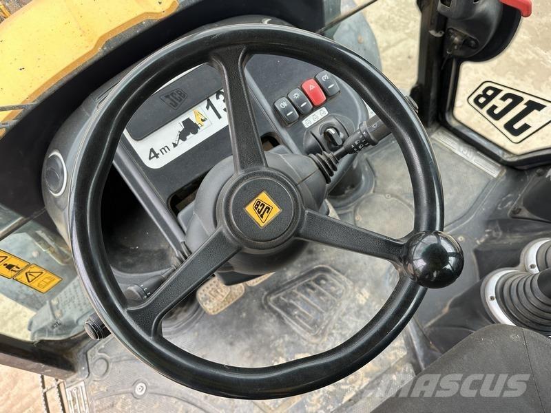 JCB 3CX Sitemaster Ekskavatori-iekrāvēji
