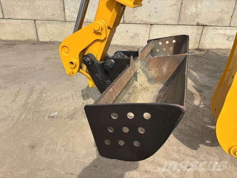 JCB 4CX Sitemaster Ekskavatori-iekrāvēji