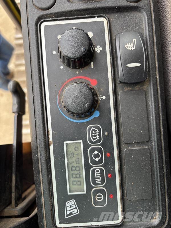 JCB JS220 LC Kāpurķēžu ekskavatori