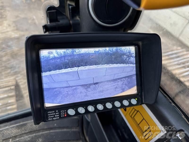 JCB JS370 LC T4 Kāpurķēžu ekskavatori