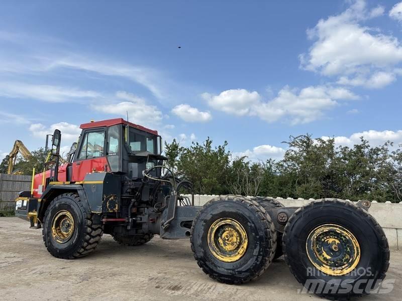 Komatsu HM300-1 Artikulētie pašizgāzēji