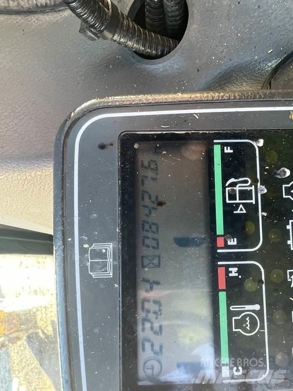 Komatsu PW130-6 Ekskavatori uz riteņiem