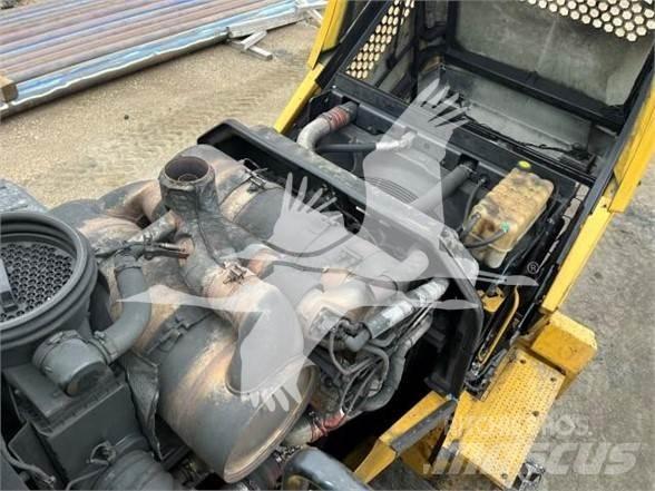 CAT 980M Iekrāvēji uz riteņiem