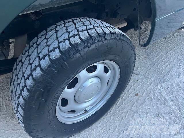 Ford F-150 Vieglais kravas automobilis/izkraušana no sāniem