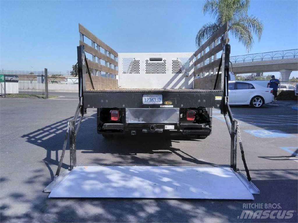 Ford F550 CREW CAB 4 Furgons