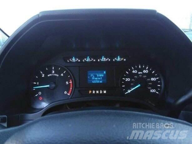 Ford F550 UTILITY BO Furgons