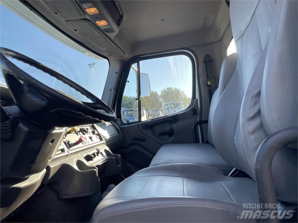 Freightliner 114SD Citi