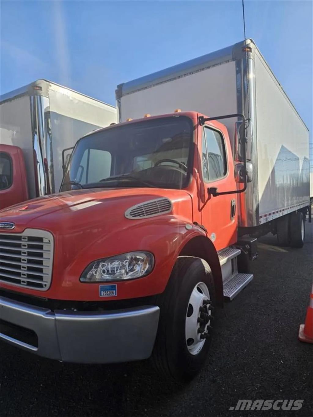 Freightliner M2 Furgons
